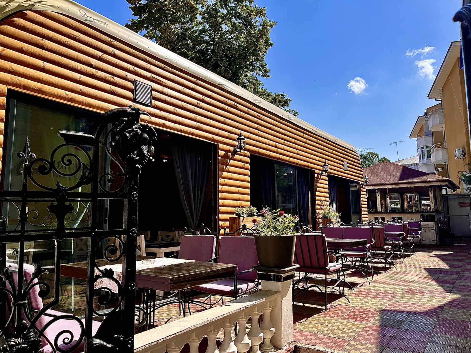 restaurant